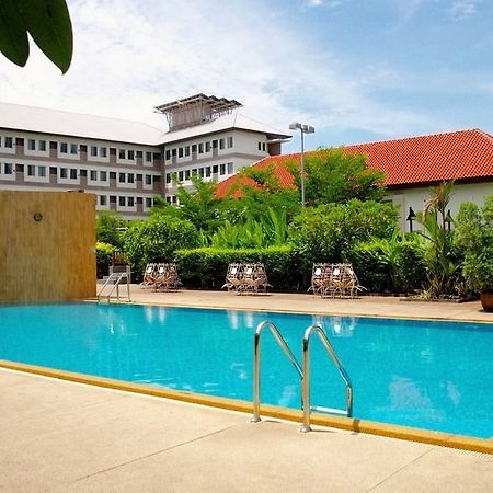 J. Park Hotel Chonburi Extérieur photo