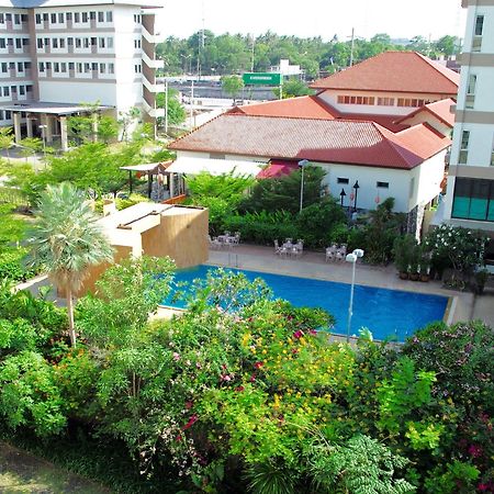 J. Park Hotel Chonburi Extérieur photo