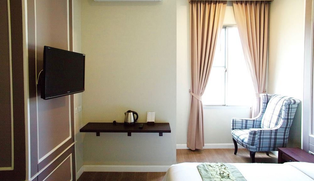 J. Park Hotel Chonburi Extérieur photo