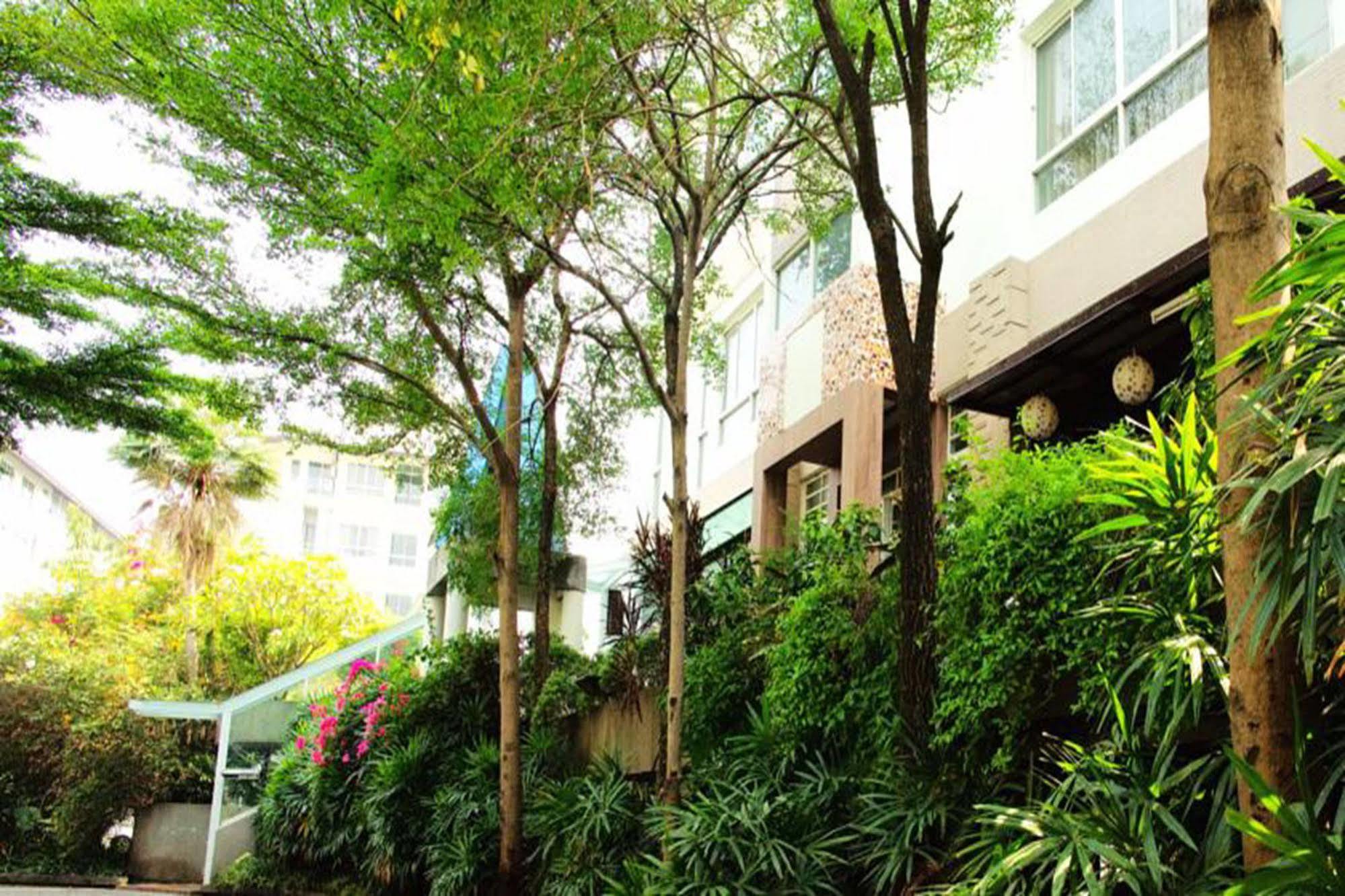 J. Park Hotel Chonburi Extérieur photo