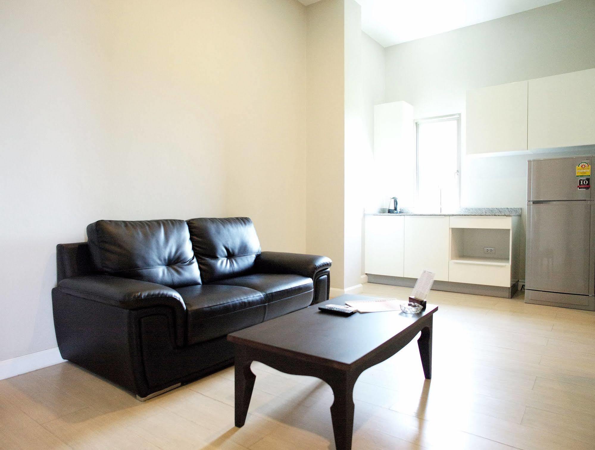J. Park Hotel Chonburi Extérieur photo