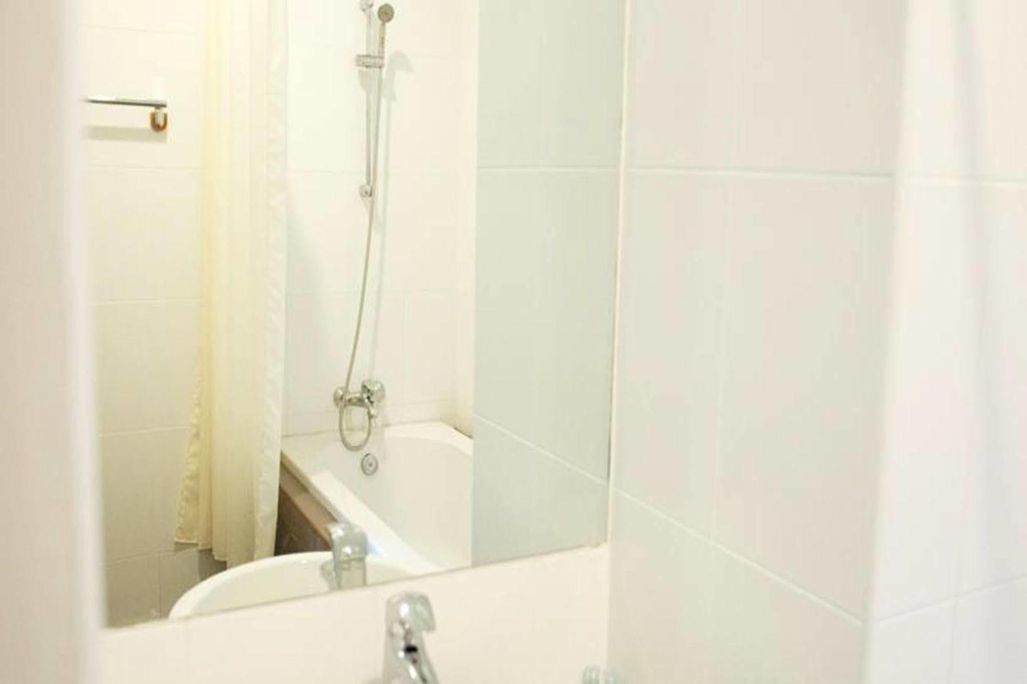 J. Park Hotel Chonburi Extérieur photo