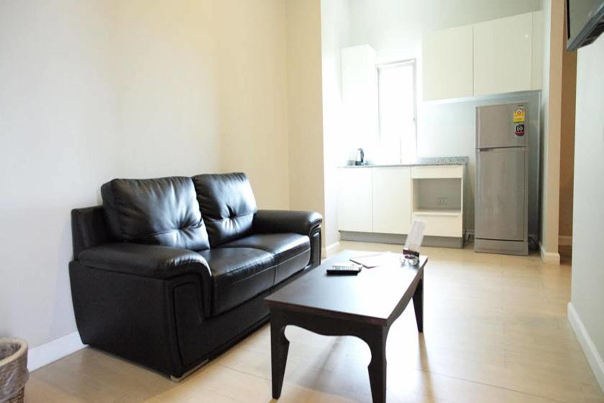 J. Park Hotel Chonburi Extérieur photo