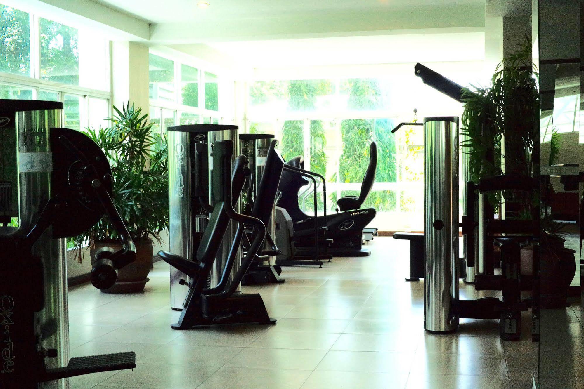 J. Park Hotel Chonburi Extérieur photo