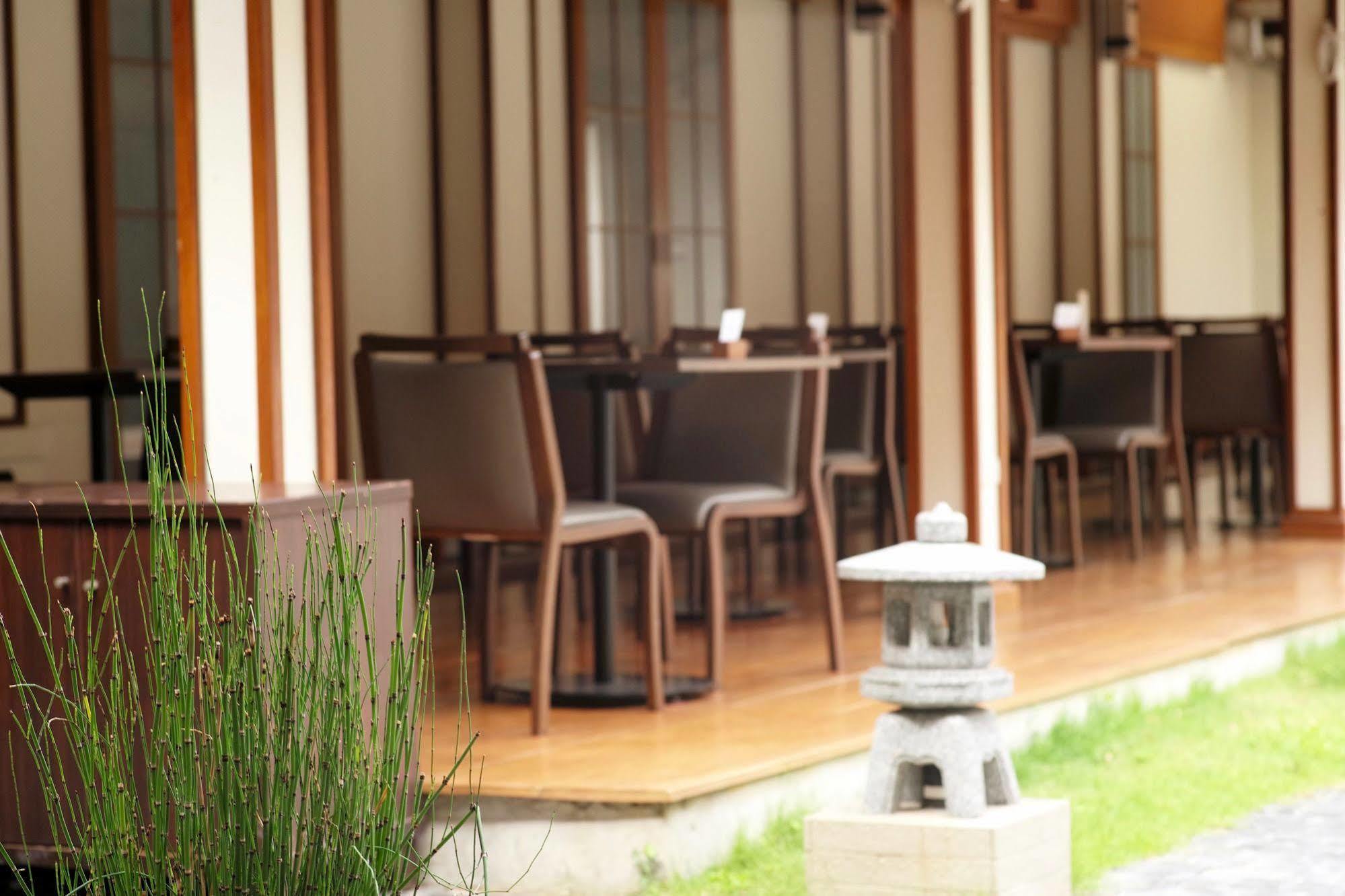 J. Park Hotel Chonburi Extérieur photo